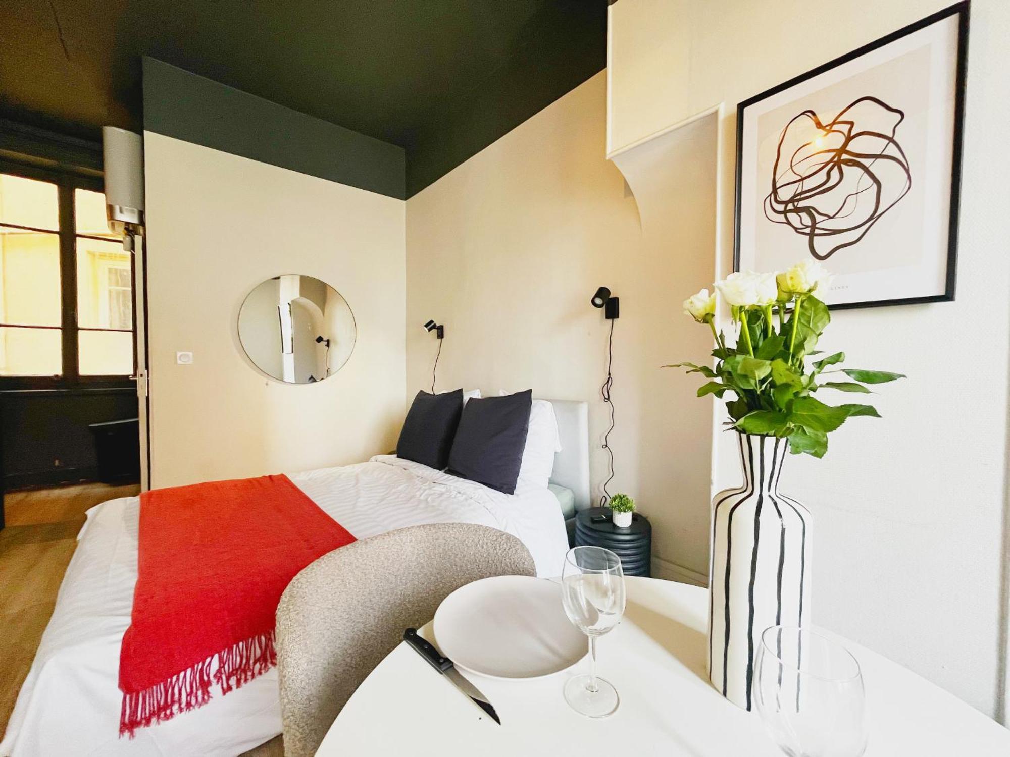 Suite Opium Lyon Exteriör bild