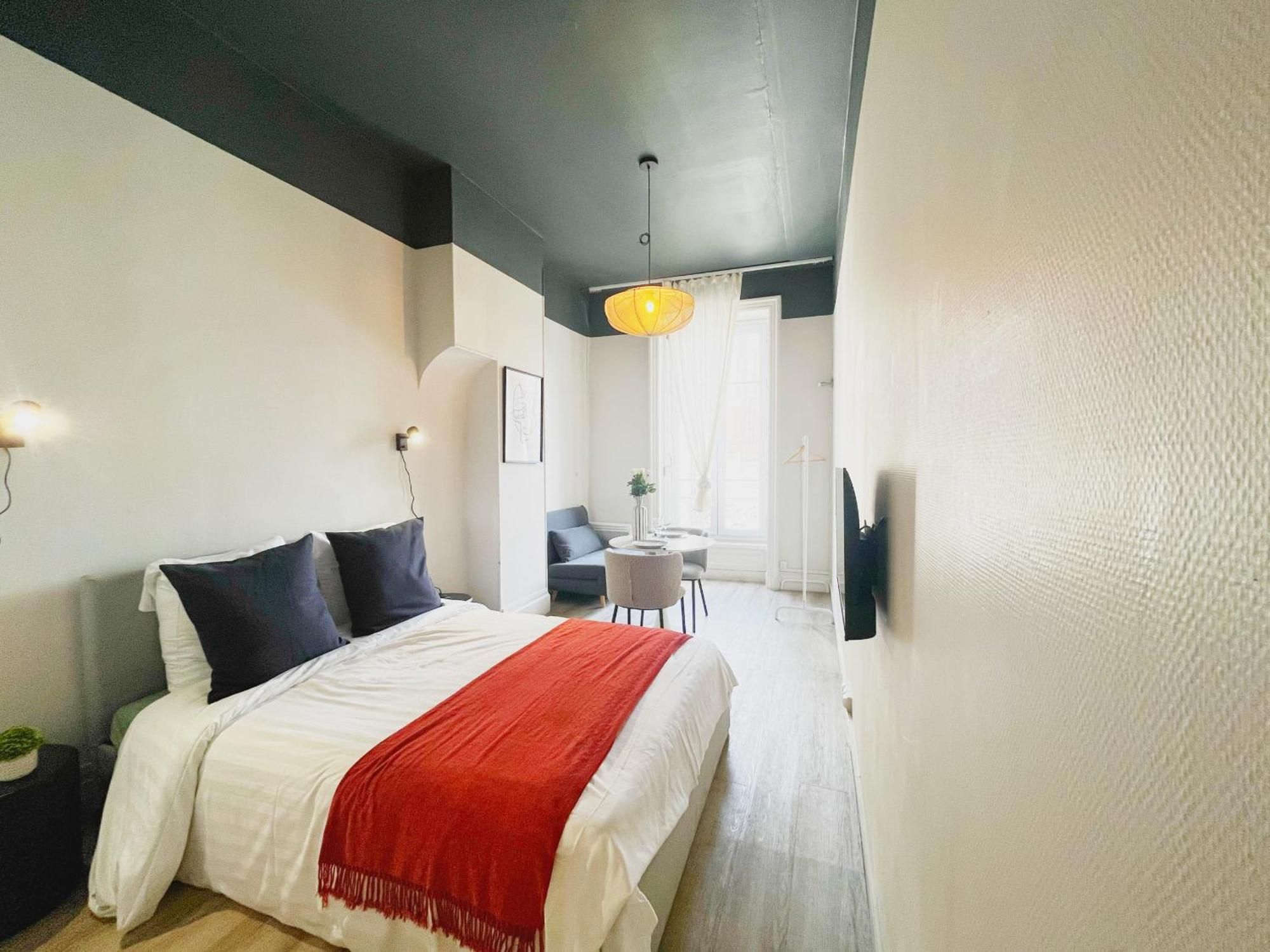 Suite Opium Lyon Exteriör bild