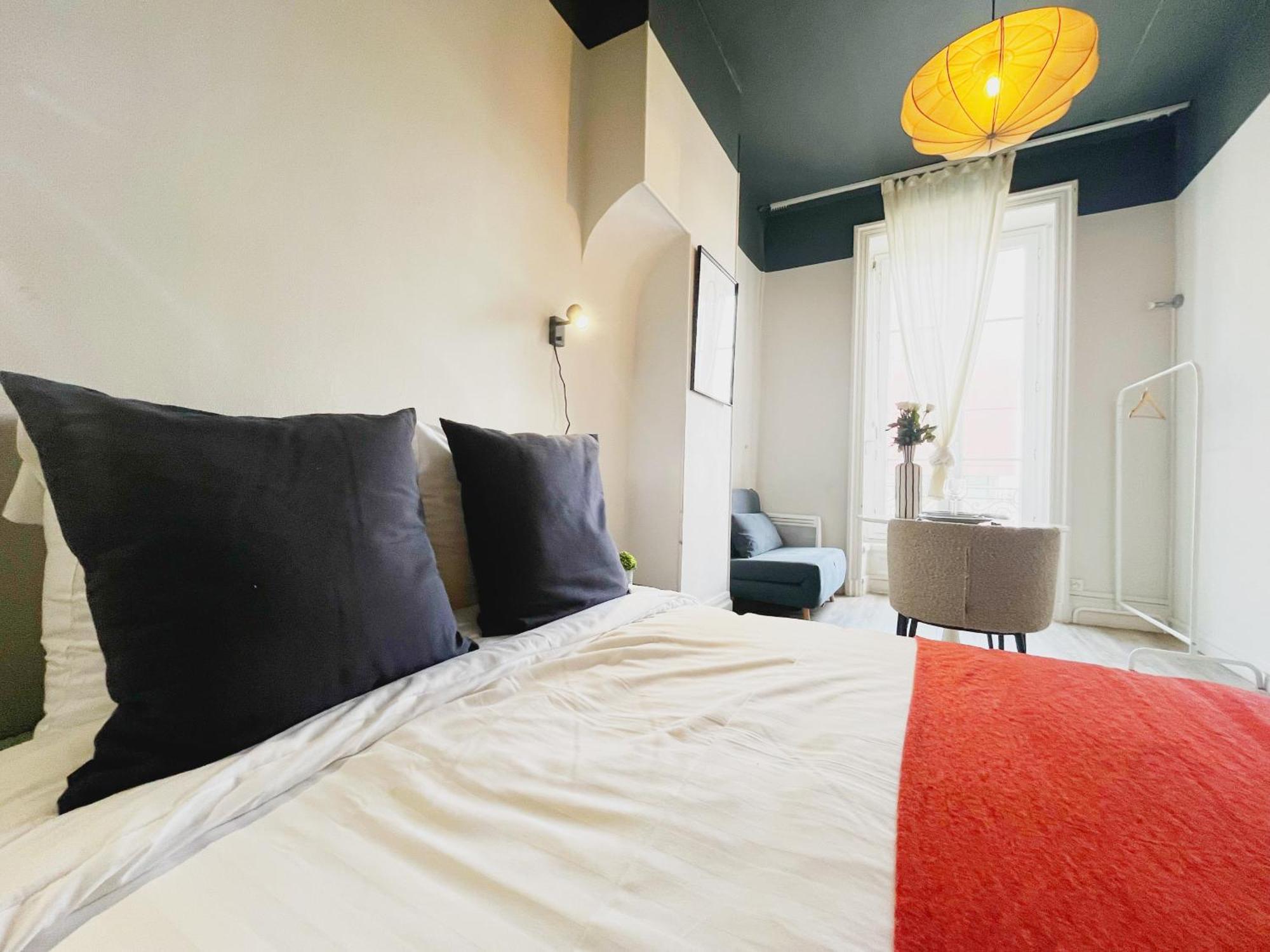 Suite Opium Lyon Exteriör bild